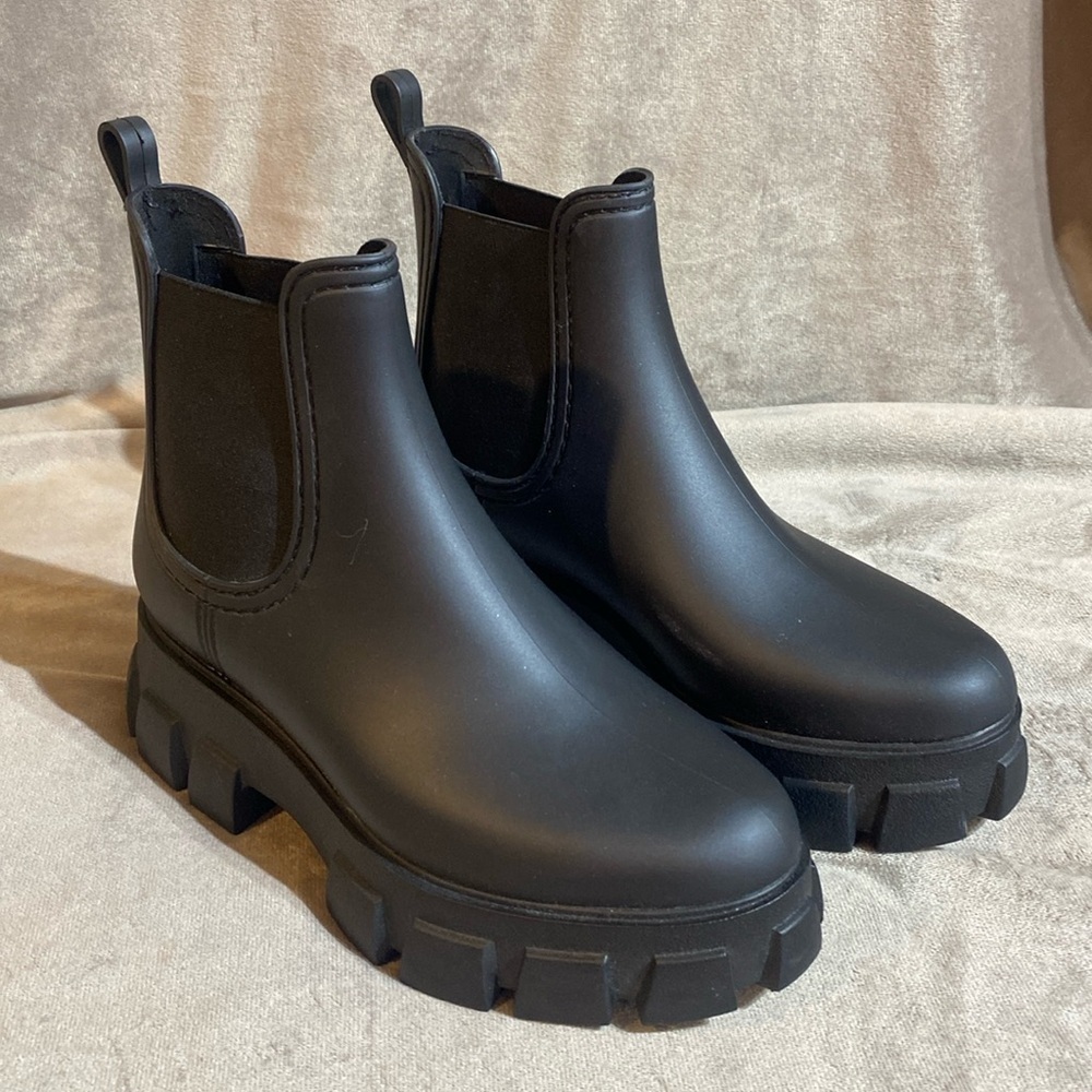 Jeffrey Campbell store rain boot women’s size 9 🆕